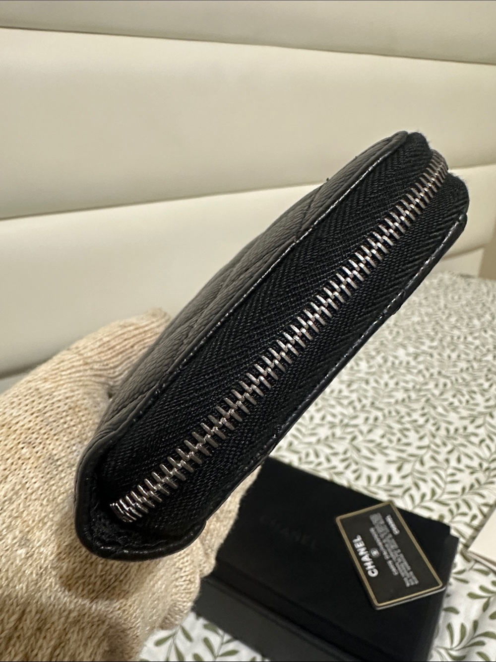 CHANEL Black Quilted Caviar Leather Zip-Around Wallet with CC Logo - Picture 4 of 15